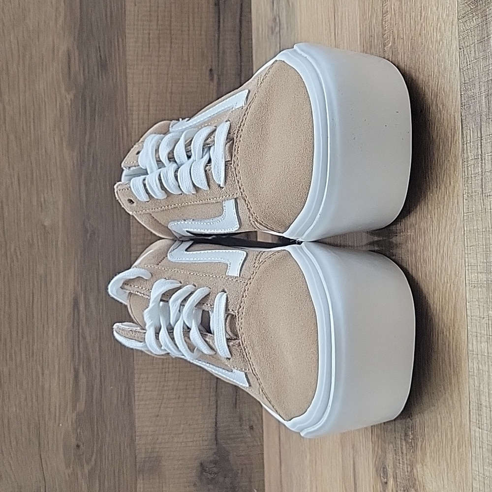 Van's old school Stackfo platform Brand new in the box authentic uper leather. - Picture 8 of 11